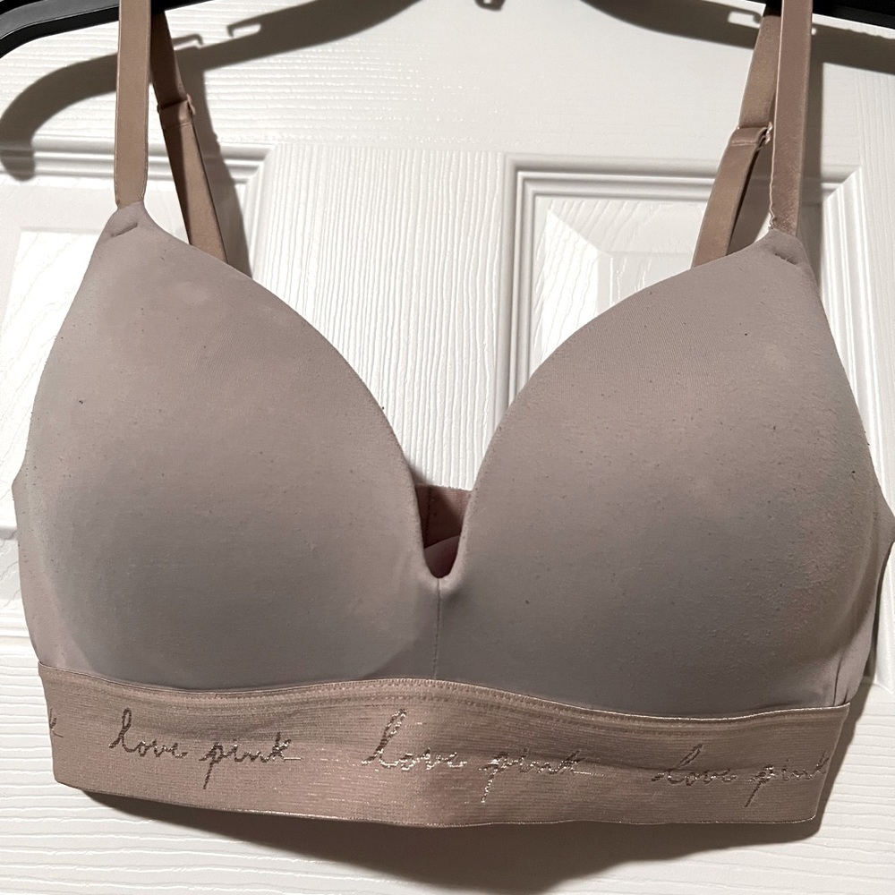 This wear-everywhere sports bra is very comfortable.